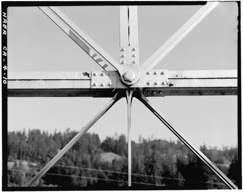 Moody Bridge central truss connection